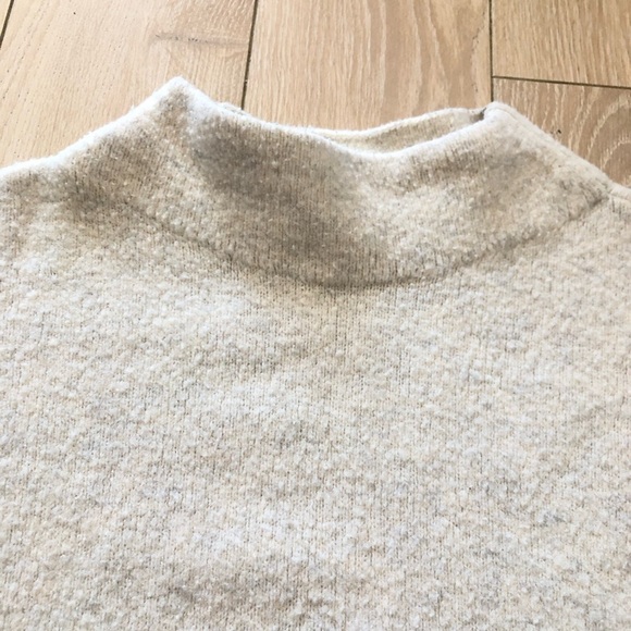 Uniqlo Wool Blend Mock Neck Sweater in White Light Grey Heather Size S - Picture 4 of 10